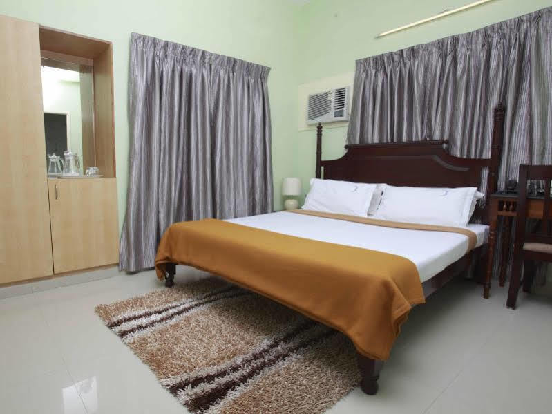 Hotel Crescent Inn Chennai Ngoại thất bức ảnh
