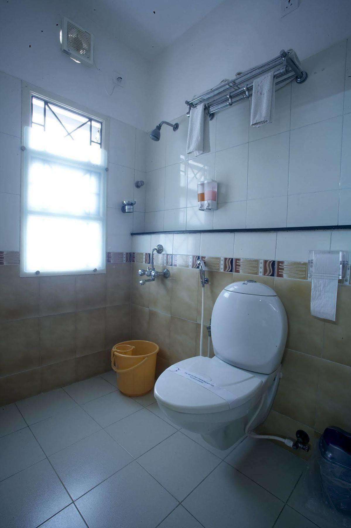 Hotel Crescent Inn Chennai Ngoại thất bức ảnh