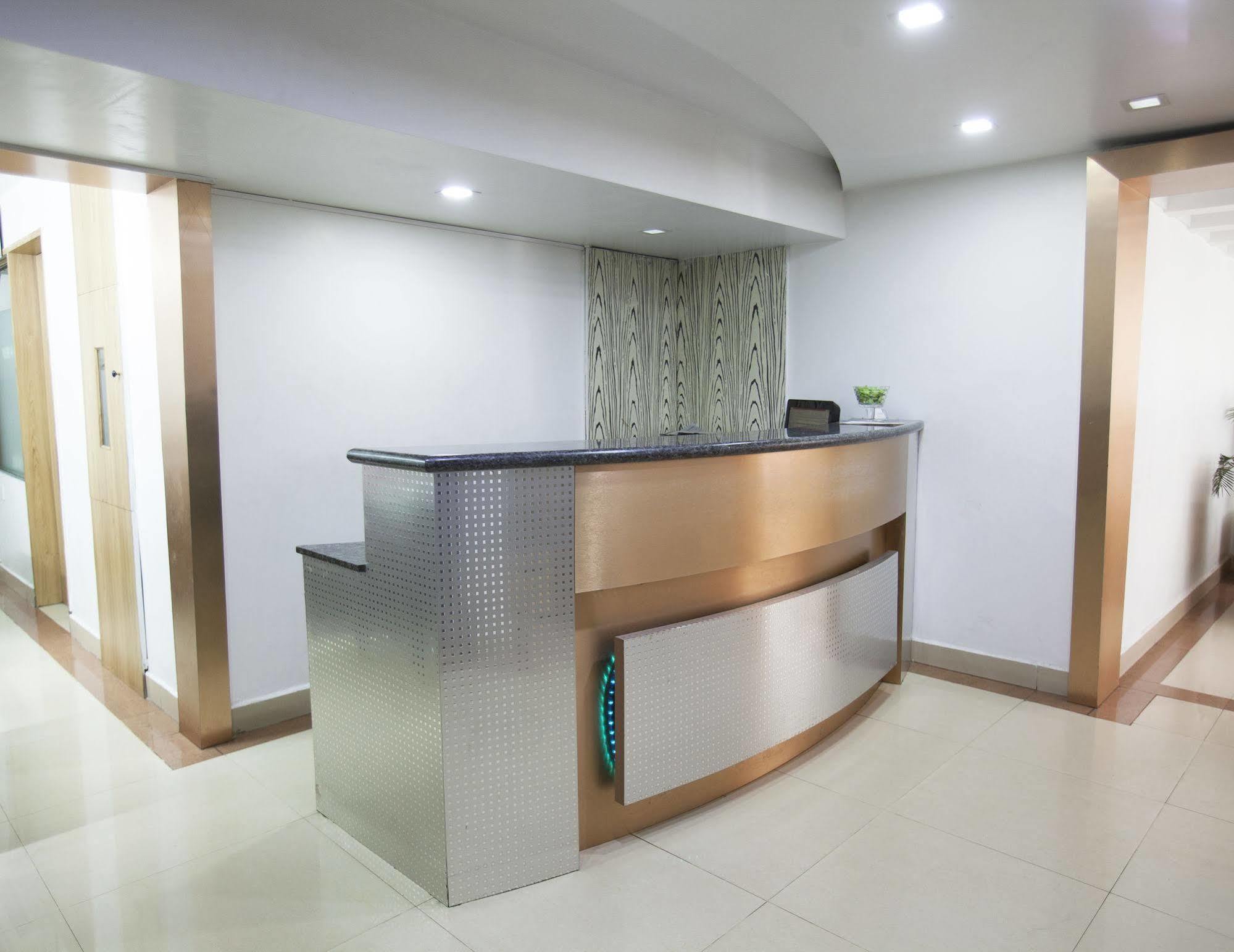 Hotel Crescent Inn Chennai Ngoại thất bức ảnh