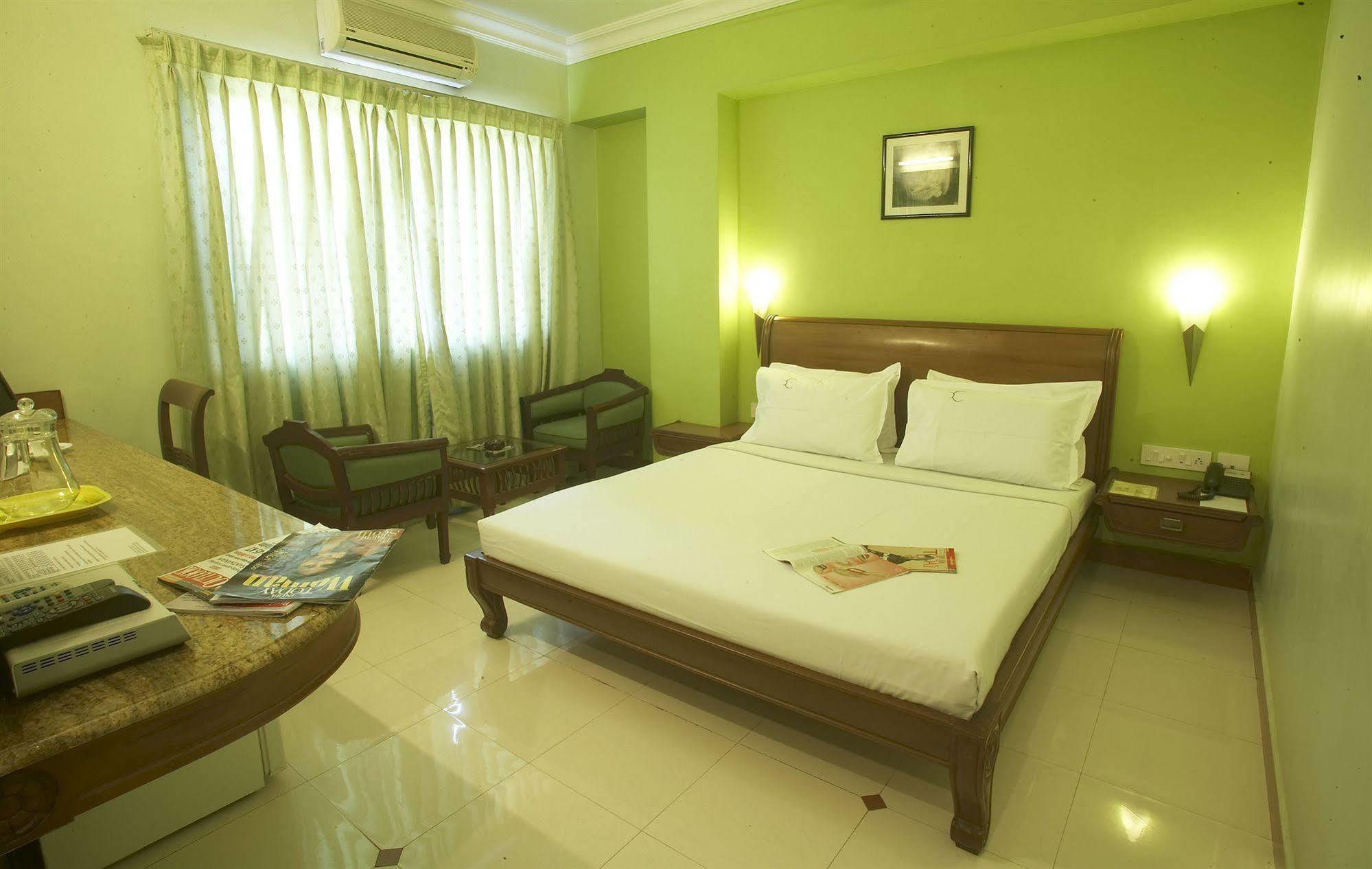 Hotel Crescent Inn Chennai Ngoại thất bức ảnh